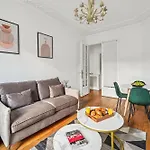 Eiffel Tower & Champs De Mars - 1Br - Cityapartmentstay