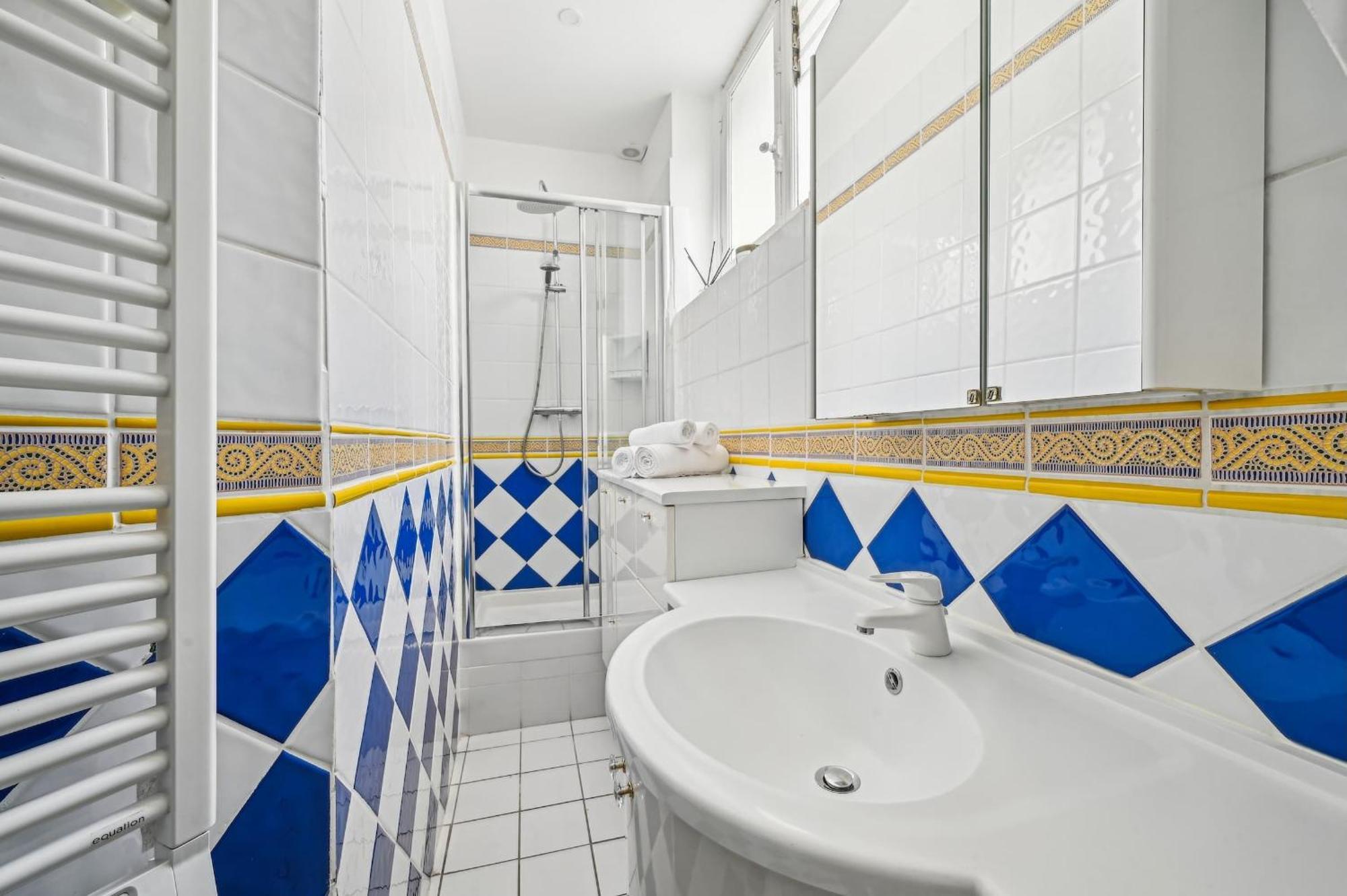 Eiffel Tower & Champs De Mars - 1br - Cityapartmentstay Paris