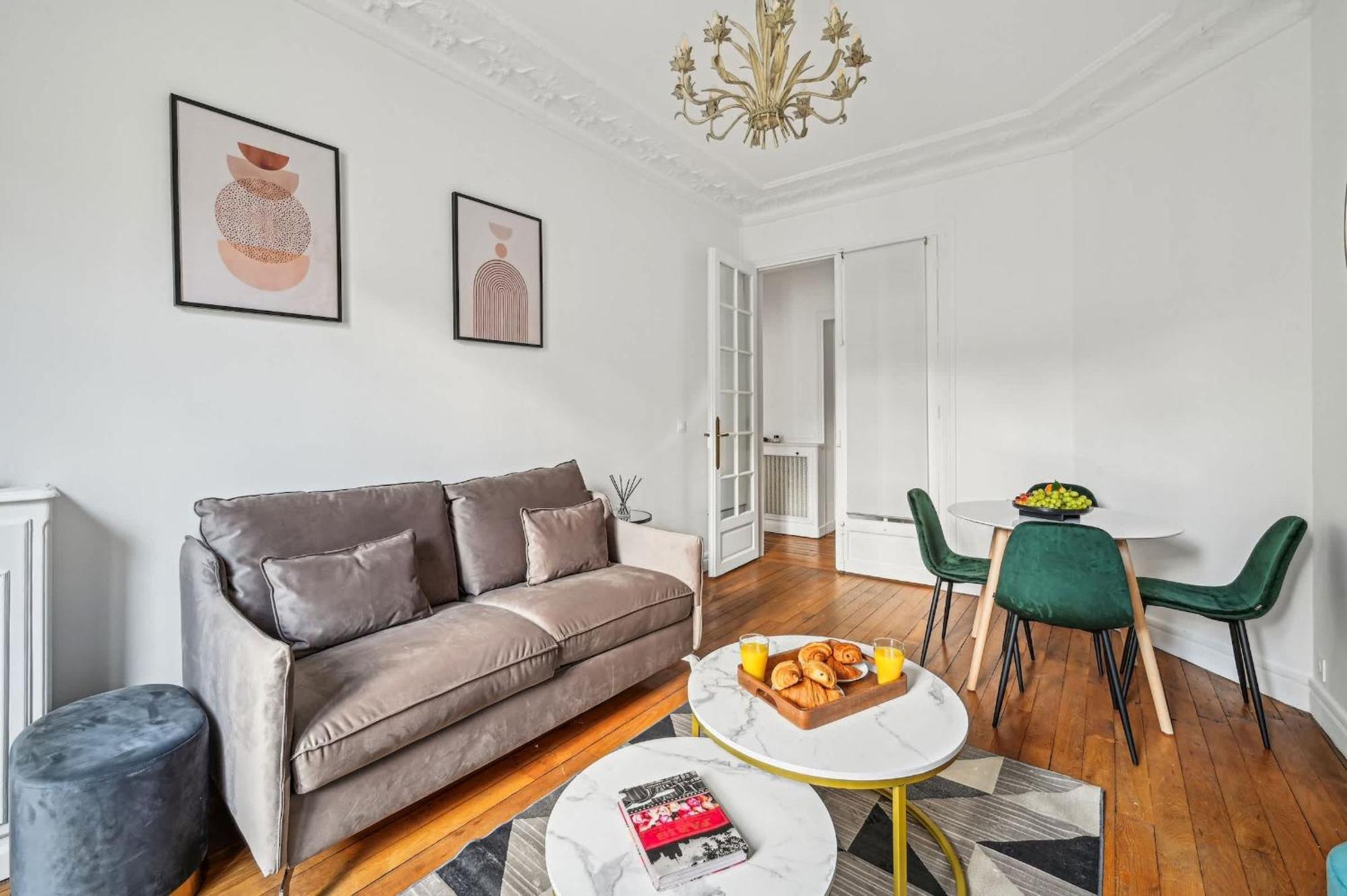 Eiffel Tower & Champs De Mars - 1br - Cityapartmentstay * Paris